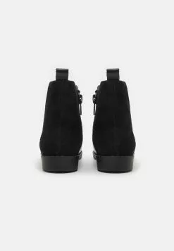 Friboo Leather - Korte Laarzen - Black 10 Friboo Leather - Korte Laarzen - Black -Friboo Winkel 170d1ee12c8b49e9a12d4c5c65ba0d99