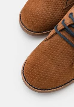 Friboo LEATHER - Sportieve Veterschoenen -Friboo Winkel 748bdc721c184743a06b6ee15cf38574