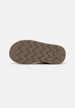 Friboo Korte Laarzen - Pink -Friboo Winkel e2b90572bfbc4a62acd1e44d6040f39e