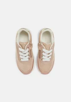 Friboo Sneakers Laag - Rose Gold -Friboo Winkel e2e3245d691f4110b39e472cba55e501